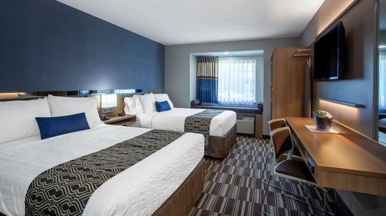 Microtel Inn & Suites Burlington Room