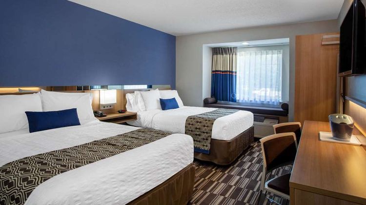 Microtel Inn & Suites Burlington Room