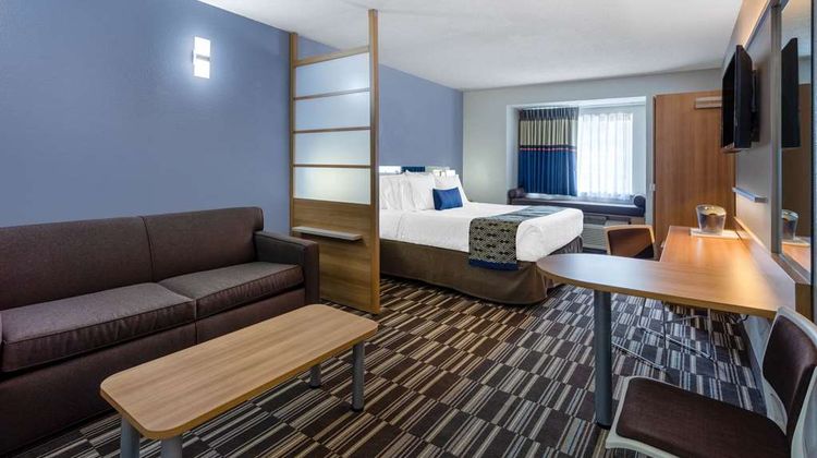 Microtel Inn & Suites Burlington Suite