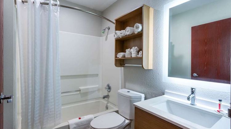 Microtel Inn & Suites Burlington Room