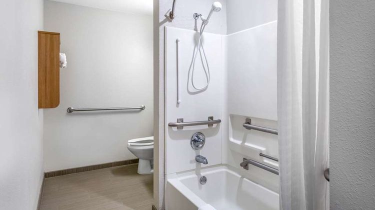 Microtel Inn & Suites Burlington Room