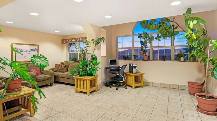 Microtel Inn & Suites Albuquerque West Lobby