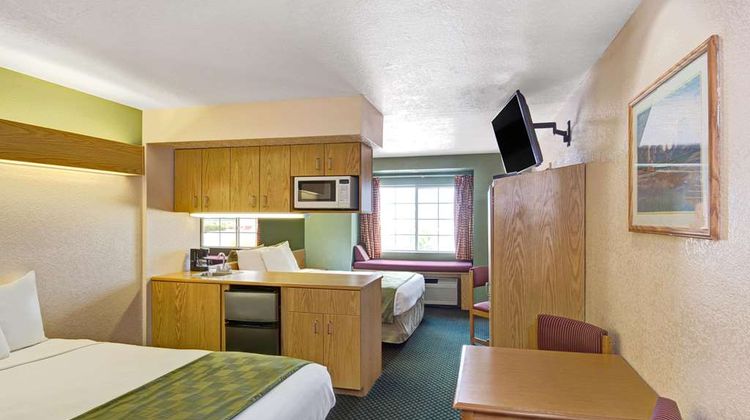 Microtel Inn & Suites Albuquerque West Suite