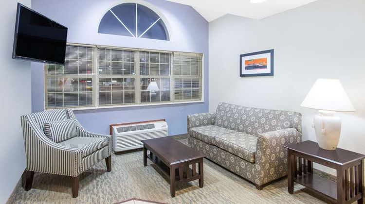 Microtel Inn & Suites Seneca Falls Lobby