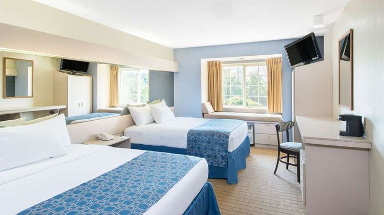 Microtel Inn & Suites Seneca Falls Room
