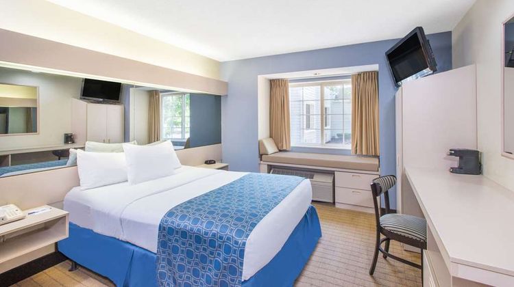 Microtel Inn & Suites Seneca Falls Room