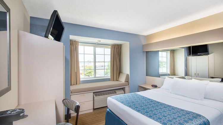 Microtel Inn & Suites Seneca Falls Room
