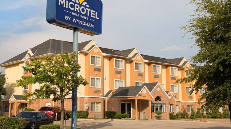 Microtel Inn & Suites  Garland/Dallas Exterior