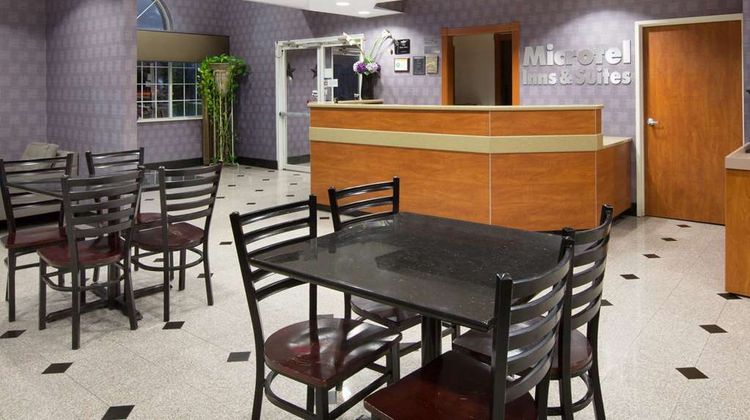 Microtel Inn & Suites  Garland/Dallas Lobby