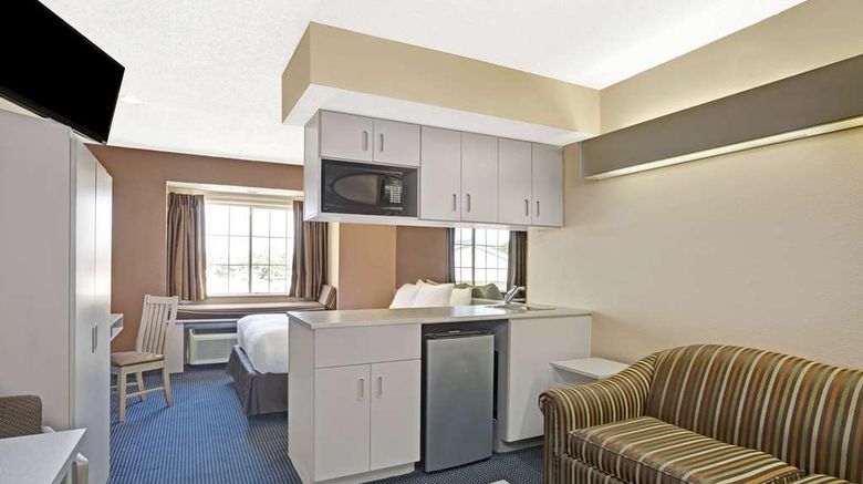 <b>Microtel Inn & Suites by Wyndham Houston Suite</b>. Images powered by <a href="https://iceportal.shijigroup.com/" title="IcePortal" target="_blank">IcePortal</a>.