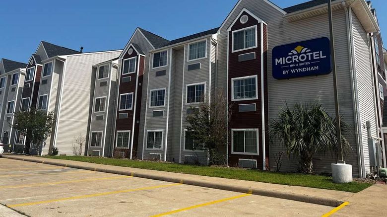 <b>Microtel Inn & Suites by Wyndham Houston Exterior</b>. Images powered by <a href="https://iceportal.shijigroup.com/" title="IcePortal" target="_blank">IcePortal</a>.