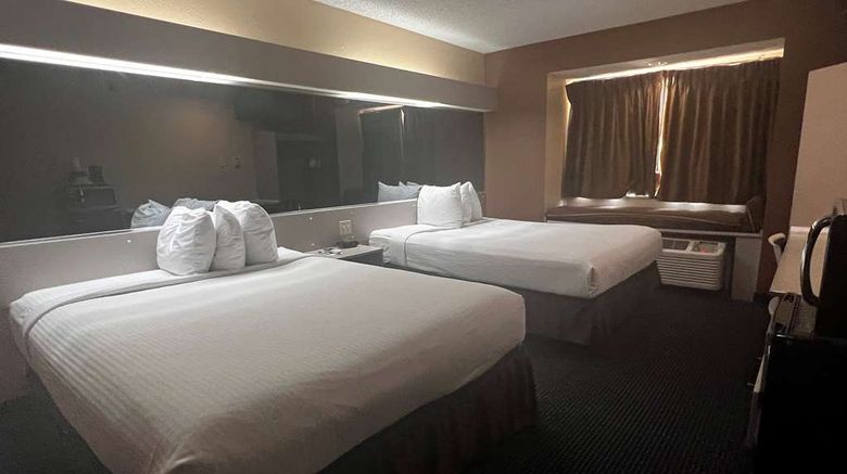 <b>Microtel Inn & Suites by Wyndham Houston Room</b>. Images powered by <a href="https://iceportal.shijigroup.com/" title="IcePortal" target="_blank">IcePortal</a>.