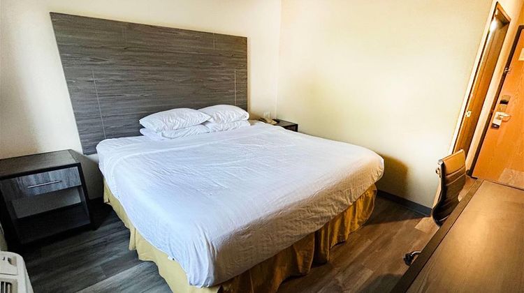 Travelodge by Wyndham Arlington/Dallas Area Room