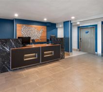 Microtel Inn & Suites by Wyndham Denver Lobby