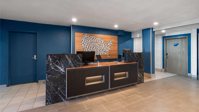<b>Microtel Inn & Suites by Wyndham Denver Lobby</b>. Images powered by <a href="https://iceportal.shijigroup.com/" title="IcePortal" target="_blank">IcePortal</a>.
