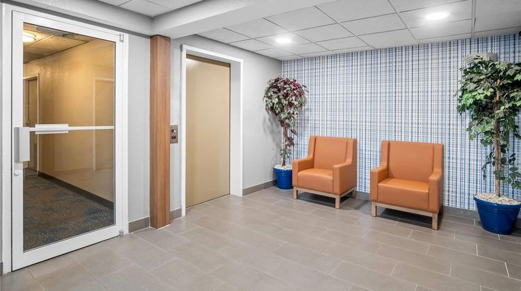 Microtel Inn & Suites Georgetown Lobby