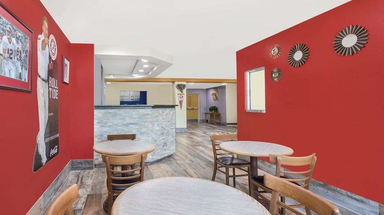 <b>Microtel Inn-Stes by Wyndham Tuscaloosa Lobby</b>. Images powered by <a href="https://iceportal.shijigroup.com/" title="IcePortal" target="_blank">IcePortal</a>.