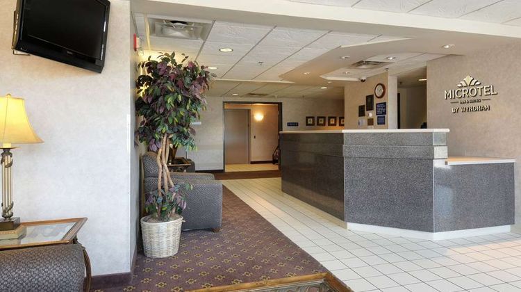 Microtel Inn & Suites Bloomington Lobby