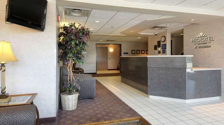 <b>Microtel Inn & Suites Bloomington Lobby</b>. Images powered by <a href="https://iceportal.shijigroup.com/" title="IcePortal" target="_blank">IcePortal</a>.