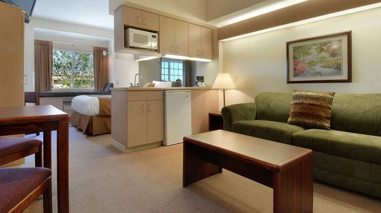 Microtel Inn & Suites Bloomington Suite
