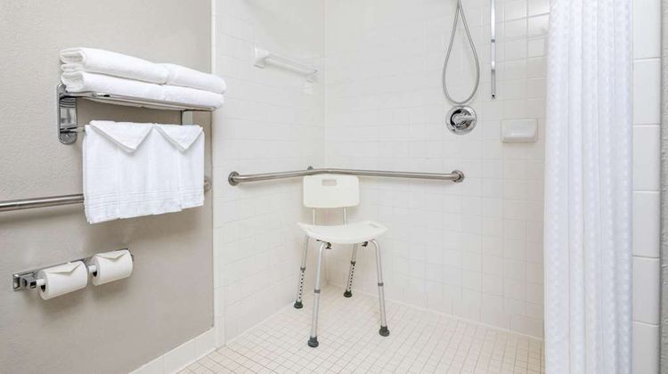 Microtel Inn & Suites Buckhead Area Room