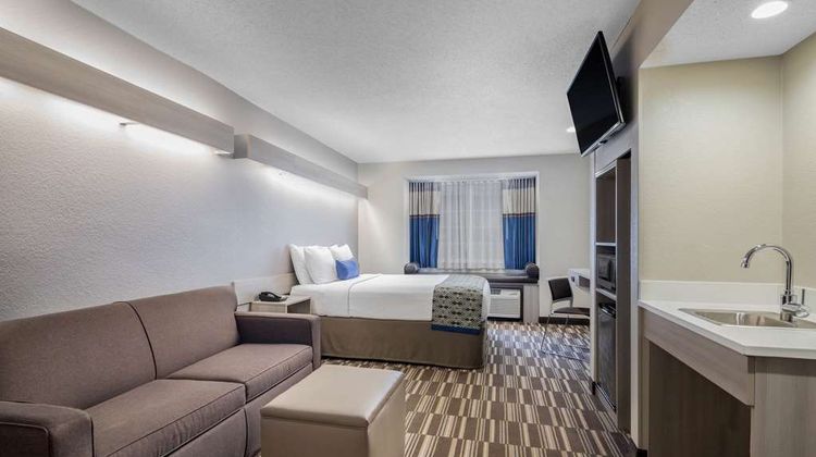 Microtel Inn & Suites Buckhead Area Room
