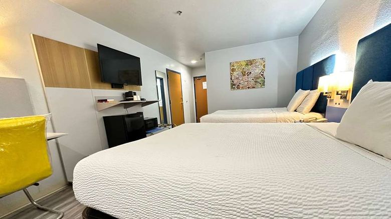 <b>Microtel Inn & Suites by Wyndham Gallup Room</b>. Images powered by <a href="https://iceportal.shijigroup.com/" title="IcePortal" target="_blank">IcePortal</a>.