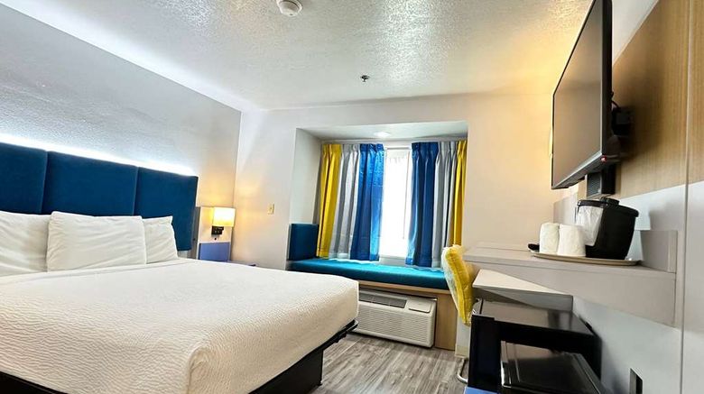 <b>Microtel Inn & Suites by Wyndham Gallup Room</b>. Images powered by <a href="https://iceportal.shijigroup.com/" title="IcePortal" target="_blank">IcePortal</a>.