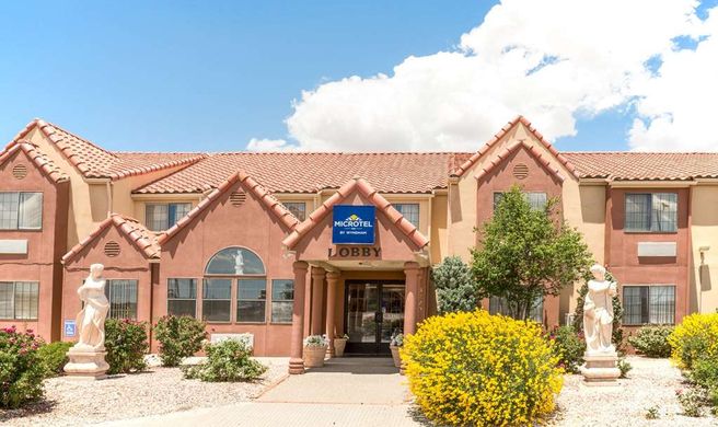 Microtel Inn & Suites by Wyndham Gallup Exterior