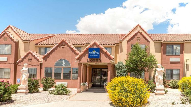 Microtel Inn & Suites by Wyndham Gallup Exterior