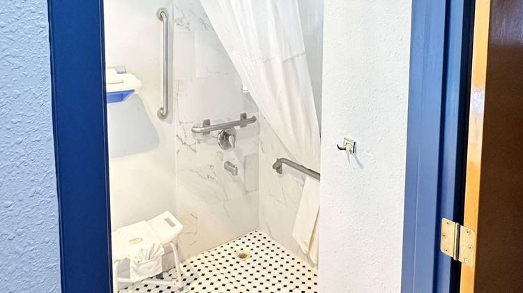 Microtel Inn & Suites by Wyndham Gallup Room