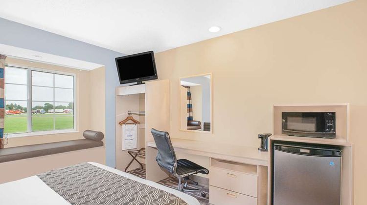 Microtel Inn & Suites Clear Lake Room