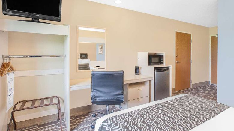 <b>Microtel Inn & Suites Clear Lake Room</b>. Images powered by <a href="https://iceportal.shijigroup.com/" title="IcePortal" target="_blank">IcePortal</a>.