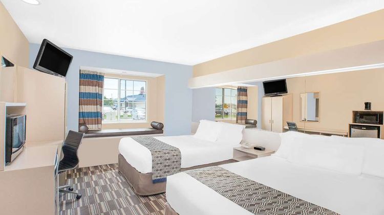 Microtel Inn & Suites Clear Lake Room