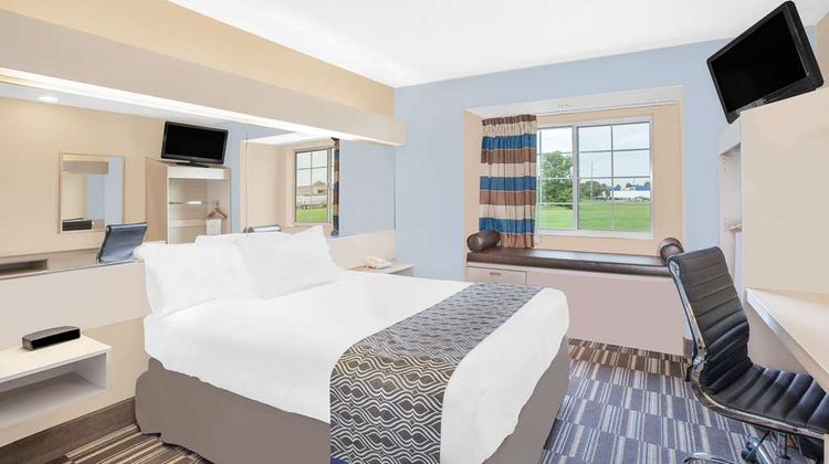 Microtel Inn & Suites Clear Lake Room