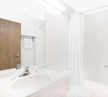 Microtel Inn/Stes by Wyndham Fond Du Lac Room