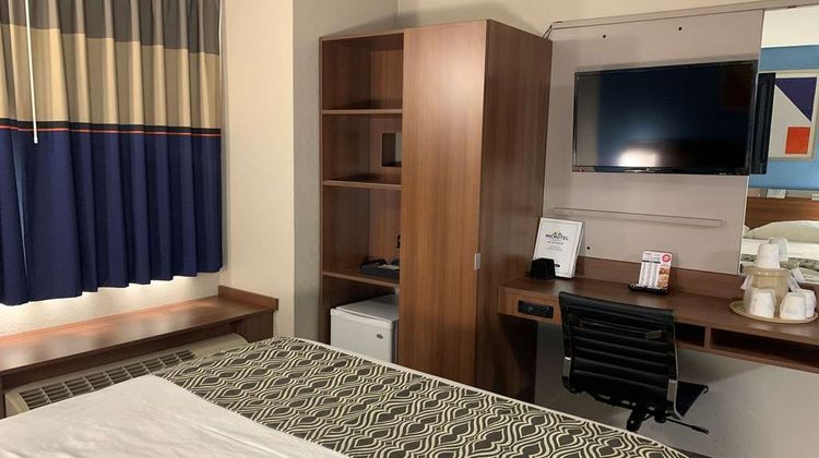 Microtel Inn/Stes by Wyndham Fond Du Lac Room