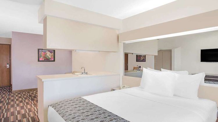 Microtel Inn/Suites by Wyndham Appleton Room