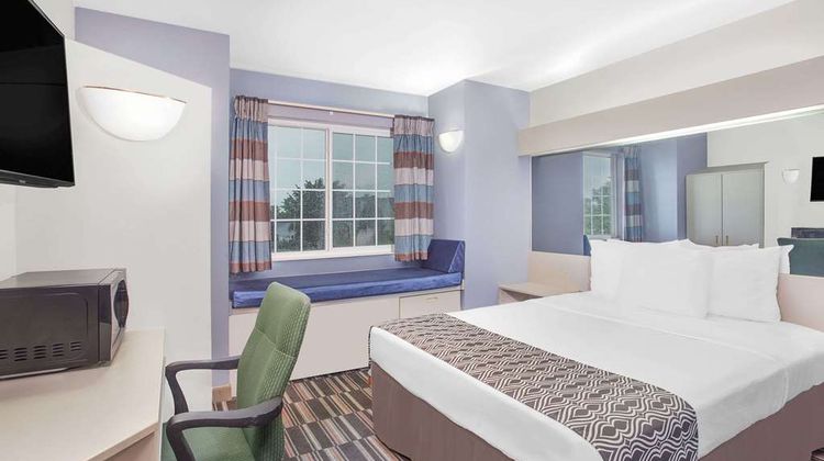 Microtel Inn/Suites by Wyndham Appleton Room