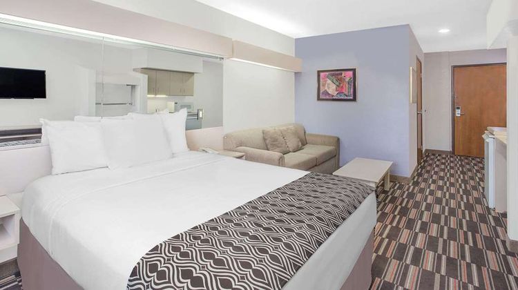 Microtel Inn/Suites by Wyndham Appleton Room