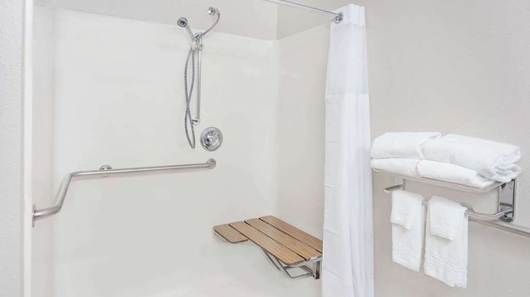 Microtel Inn/Suites by Wyndham Appleton Room