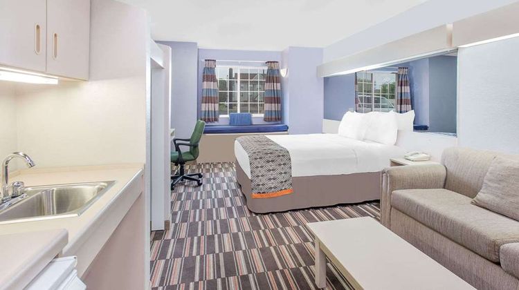Microtel Inn/Suites by Wyndham Appleton Room