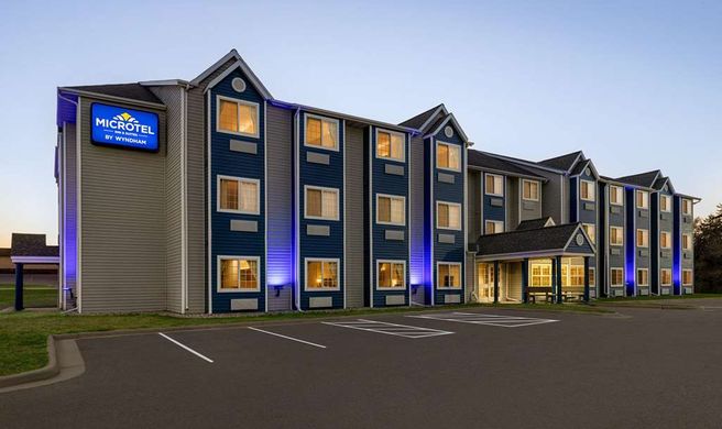 Microtel Inn & Suites by Wyndham New Ulm Exterior