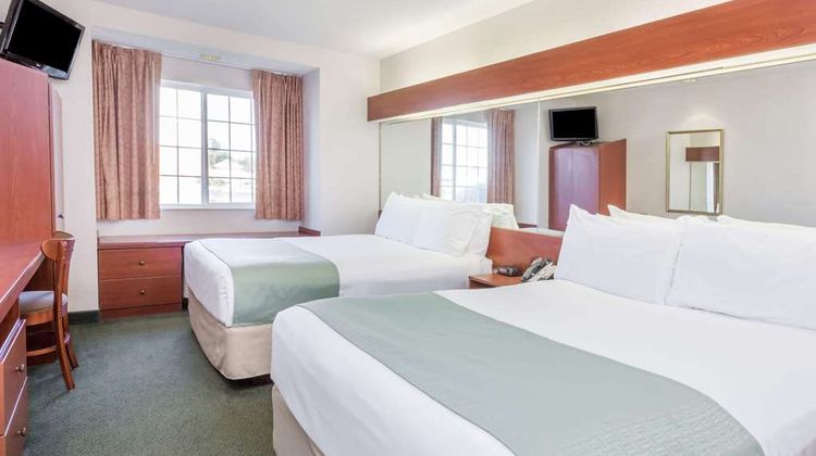 Microtel Inn & Suites Marianna Room