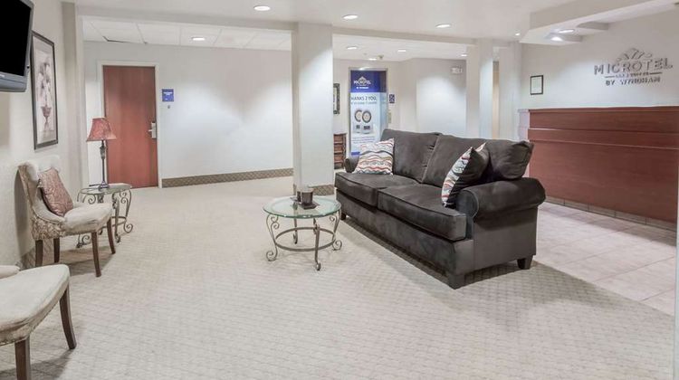 Microtel Inn & Suites Marianna Lobby