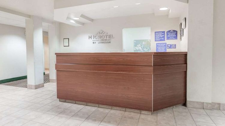 Microtel Inn & Suites Marianna Lobby