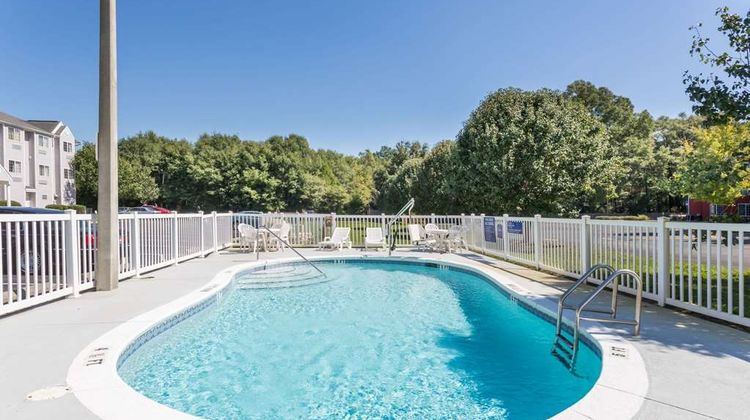 Microtel Inn & Suites Marianna Pool