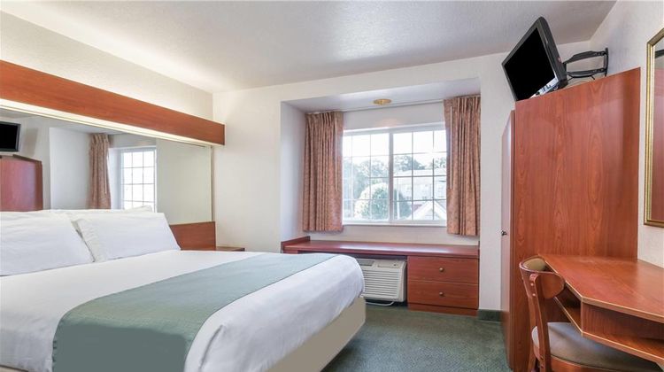 Microtel Inn & Suites Marianna Room