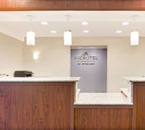 Microtel Inn & Suites Urbandale Lobby
