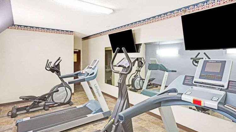 Microtel Inn & Suites Urbandale Health